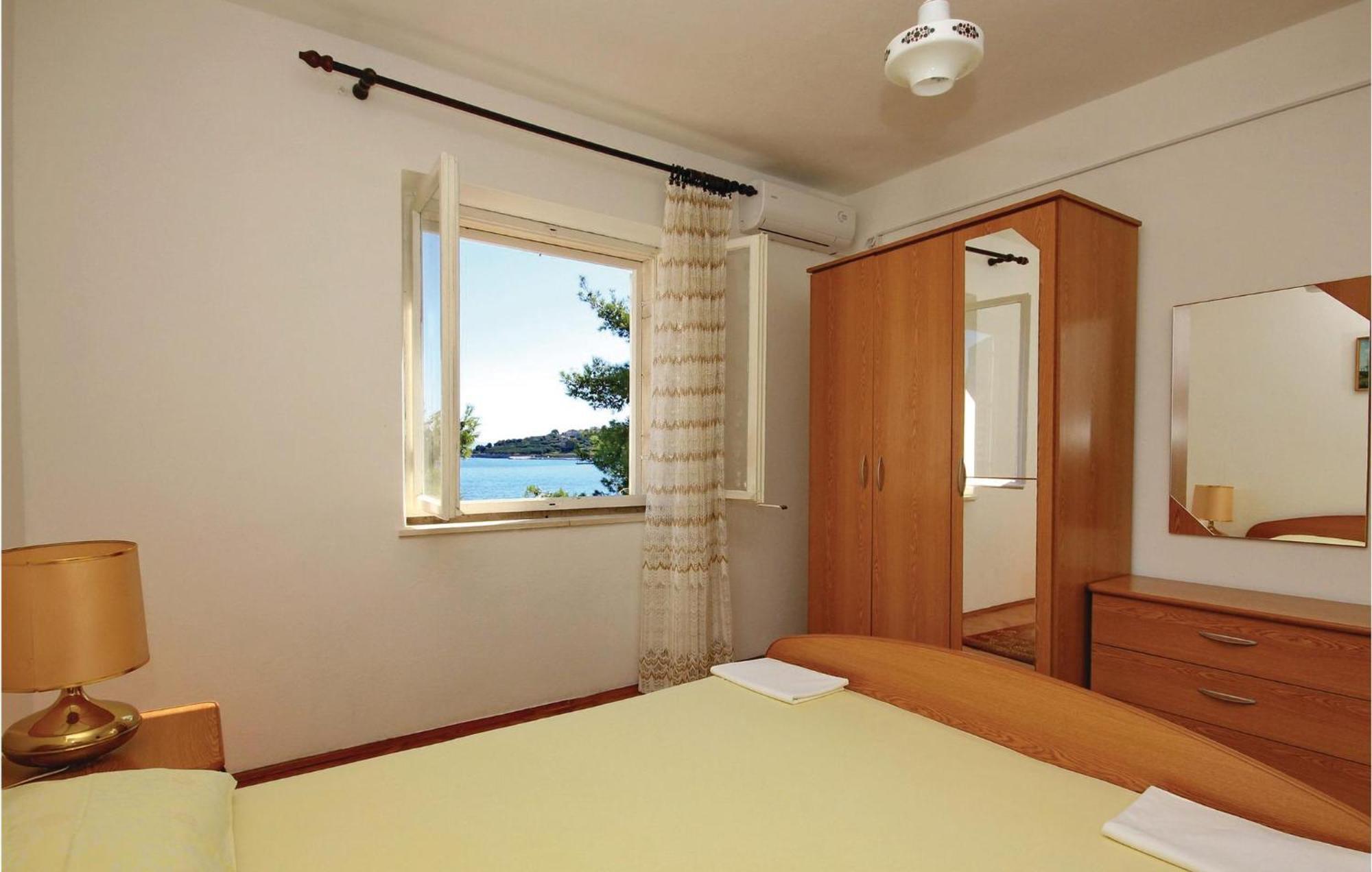 Amazing Apartment In Lumbarda With Kitchen Esterno foto